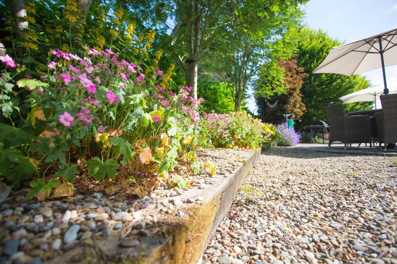 Decoy Country Cottages Navan Exterior foto